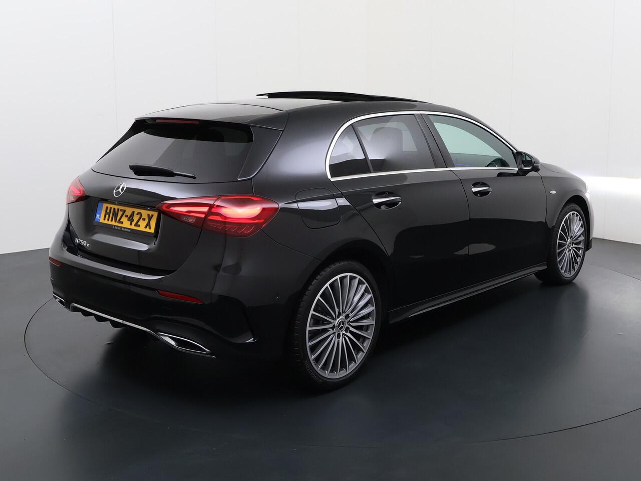 Mercedes-Benz A-KLASSE 250 e AMG line | Pano HUD Memory Sound 360 Camera