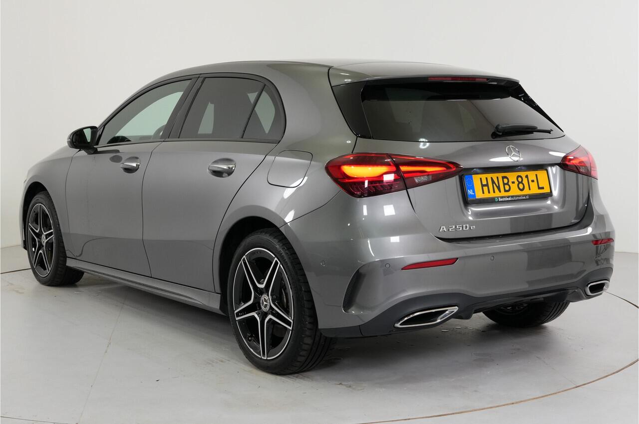 Mercedes-Benz A-KLASSE 250 e AMG Night PHEV 218 pk | Trekhaak | Virtual | Camera | Stl. verw. | Sfeerverl. | Dodehoek |