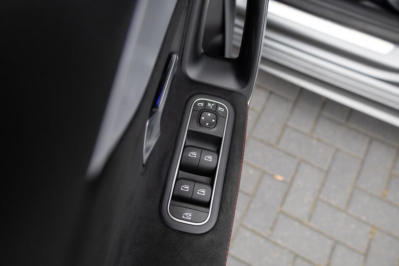 Mercedes-Benz A-KLASSE AMG 35 4MATIC 306 pk Premium Plus AMG-Pakket / Mat-Grijs/ Pano-Dak/ Burmester/ Camera/ Keyless/ Wide-Screen/ Sfeer-Verl/ Sport-Stoelen/ Stoel.Verw/ 19'' LMV