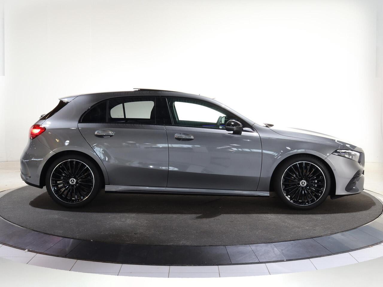 Mercedes-Benz A-KLASSE 180 Business Solution AMG | Panoramaschuifdak | Premium plus | Head-Up | Stoelverwarming | Achteruitrijcamera | MULTIBEAM LED |