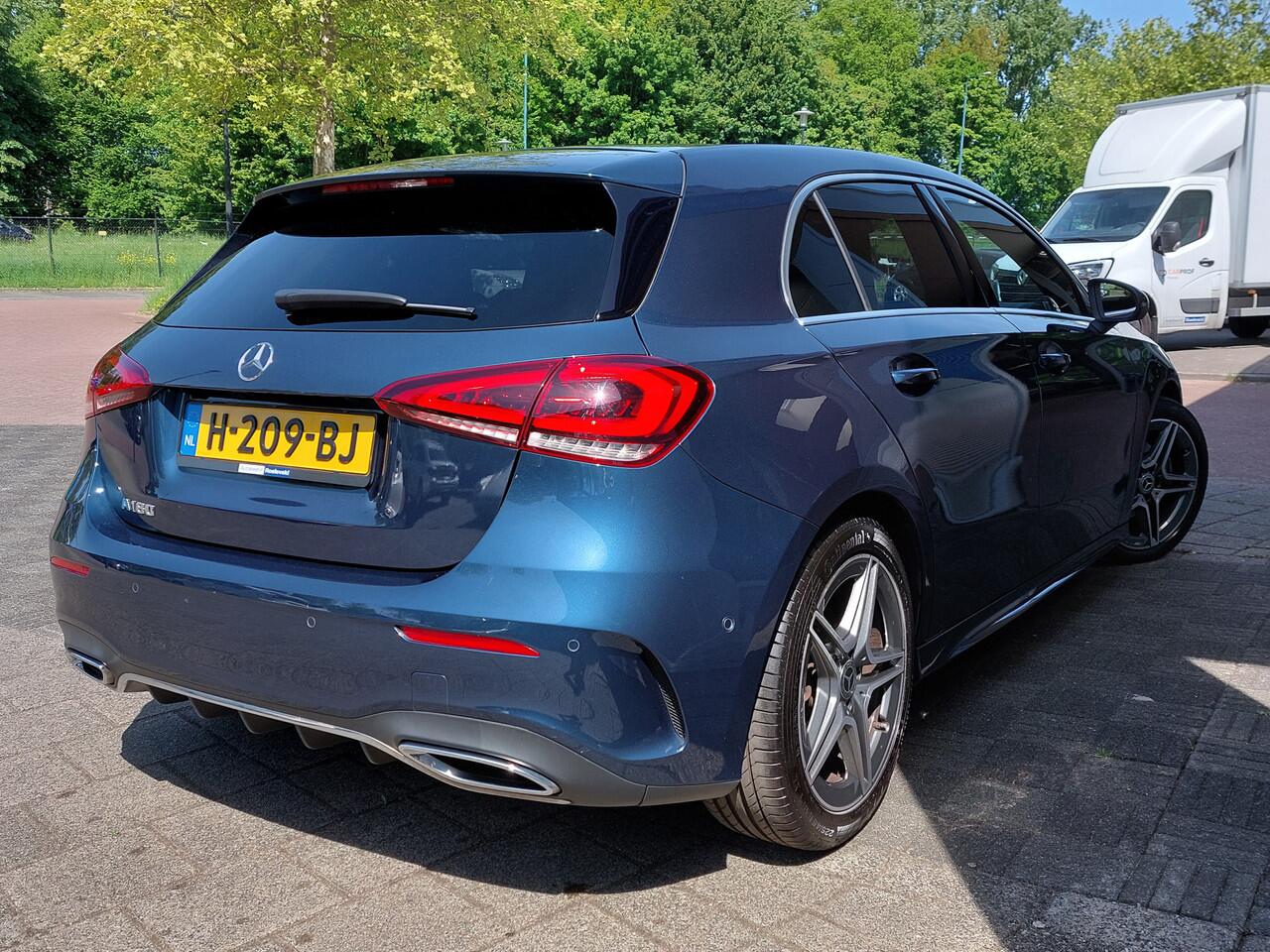 Mercedes-Benz A-KLASSE 180 136pk Automaat Business Solution AMG | Origineel NL | Navi | Apple Carplay+Android Auto | Clima | Cruise | Led Koplampen | Pdc V+A+Assist+Camera | Stoelverwarming | 18''lm