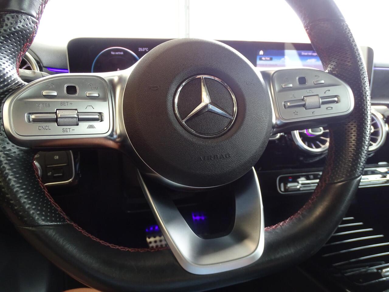 Mercedes-Benz A-KLASSE 180 Business Solution AMG PANORAMADAK|SFEERVERLICHTING|LED PAKKET|ACHTERUIT RIJ CAMERA|NAVIGTAIE| ELECTRISCHE STOELEN|STOEL VERWARMING| CRUISE CONTROL ADAPTIEF MET STOP&GO EN STUURHULP|