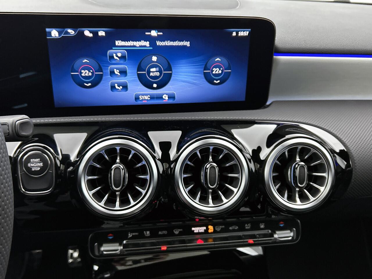 Mercedes-Benz A-KLASSE 250 e Business Solution AMG | AMG Line Plus pakket | Antidiefstalpakket URBAN GUARD PLUS | Smartphone integratie | Head-up display | Augmented Reality Navigation | Nightpakket | 360° camera |