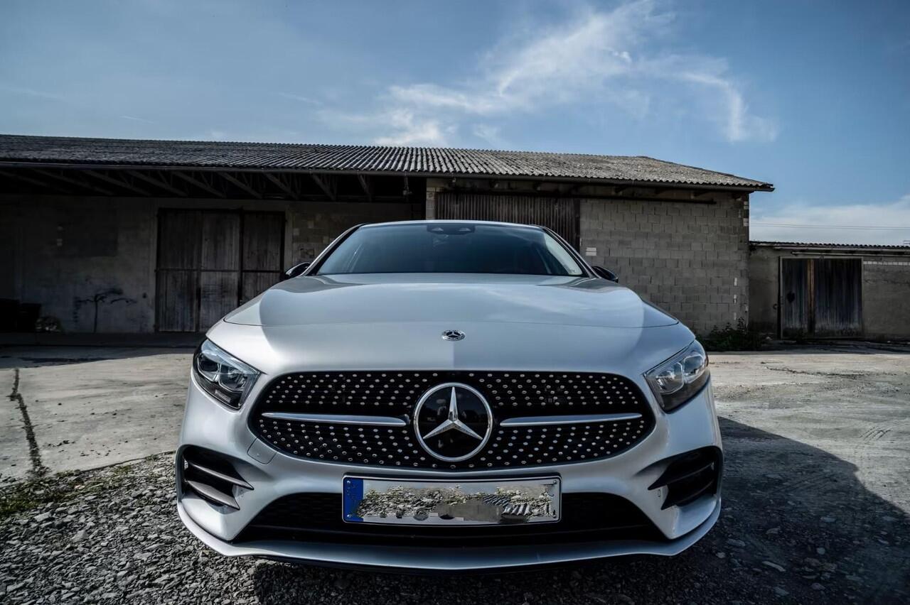 Mercedes-Benz A-KLASSE 250e AMG ** LED, MBUX+, 19-inch LMV, ADAPT. CRUISE, NIGHT PAKKET ** 1e EIG - UNFALLFREI - JUNGE STERNE ** ** INFORMEER OOK NAAR ONZE AANTREKKELIJKE FINANCIAL-LEASE TARIEVEN **