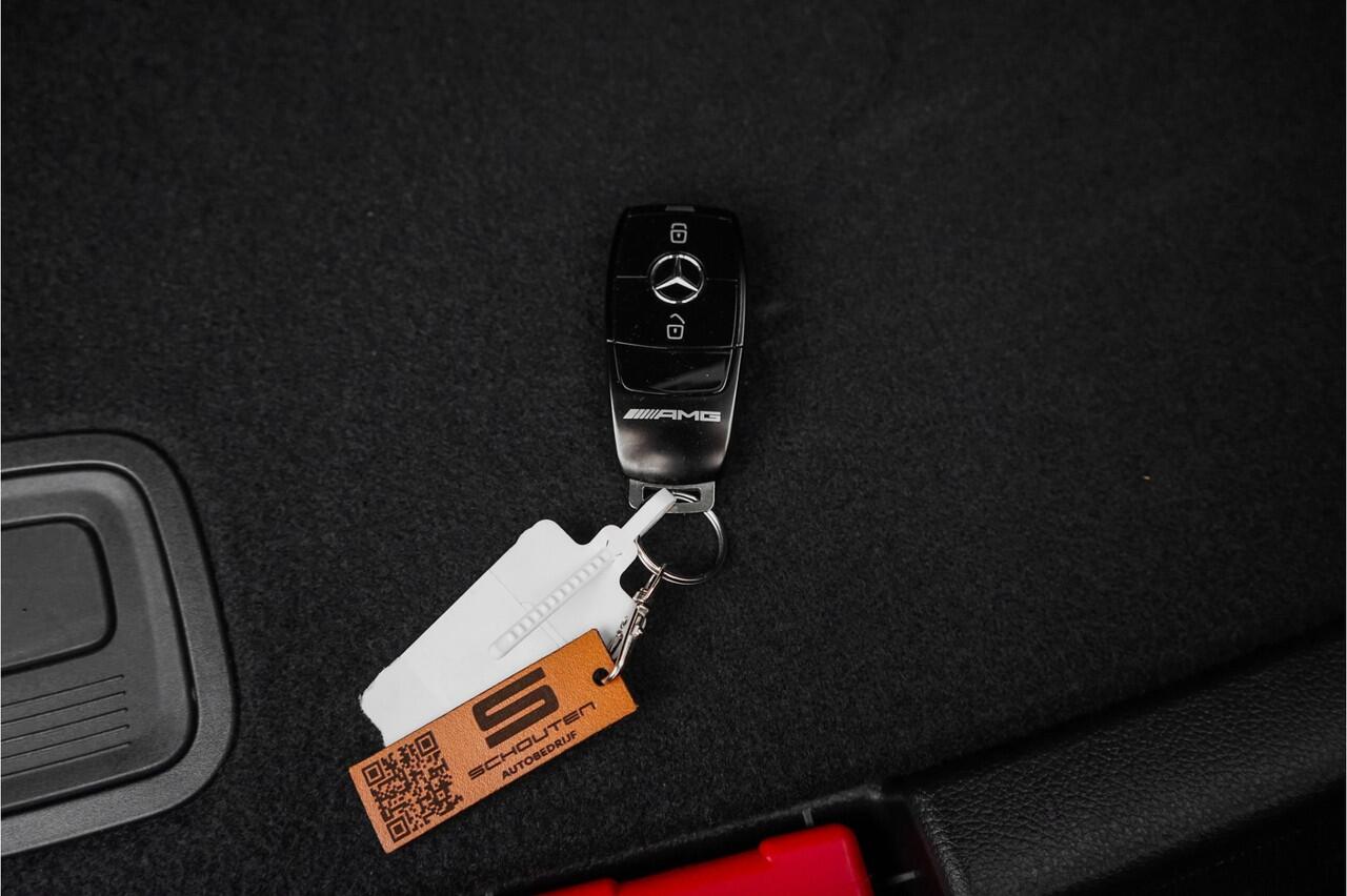 Mercedes-Benz A-KLASSE AMG 35 4MATIC Night Pano 360° Nieuwstaat