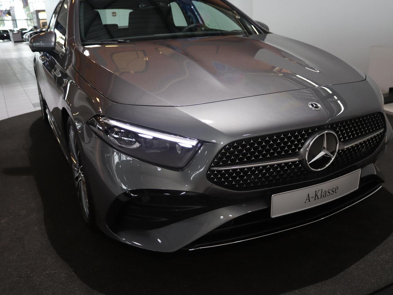 Mercedes-Benz A-KLASSE 180 Star Edition AMG Line LIMITED | Panoramaschuifdak | Head-up display | Multibeam LED | Elektrisch voorstoelen met geheugen