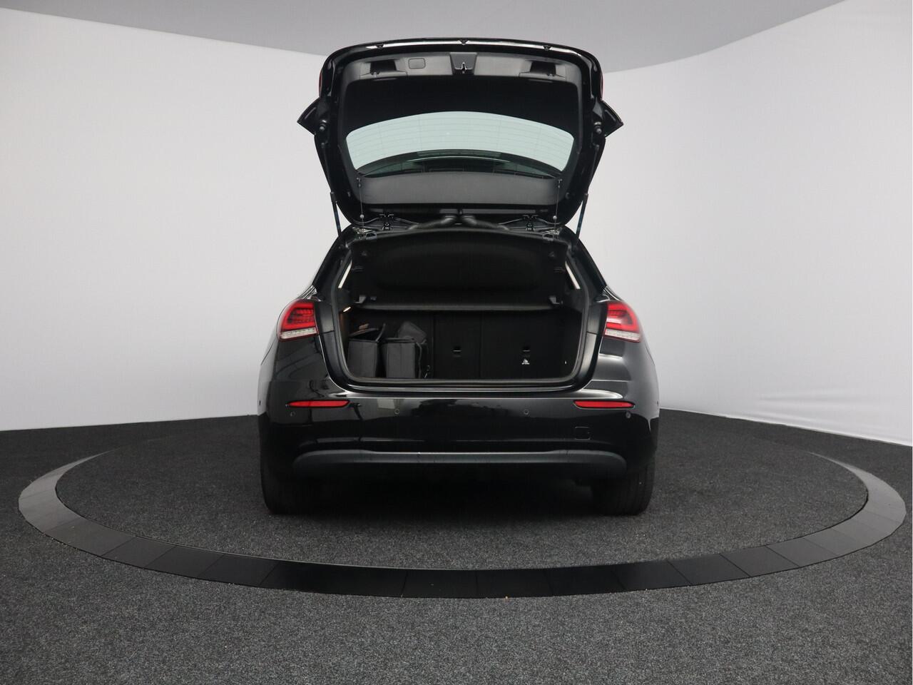 Mercedes-Benz A-KLASSE 250 e Style Style | Plug-in Hybrid | M-Bux | LED-koplampen