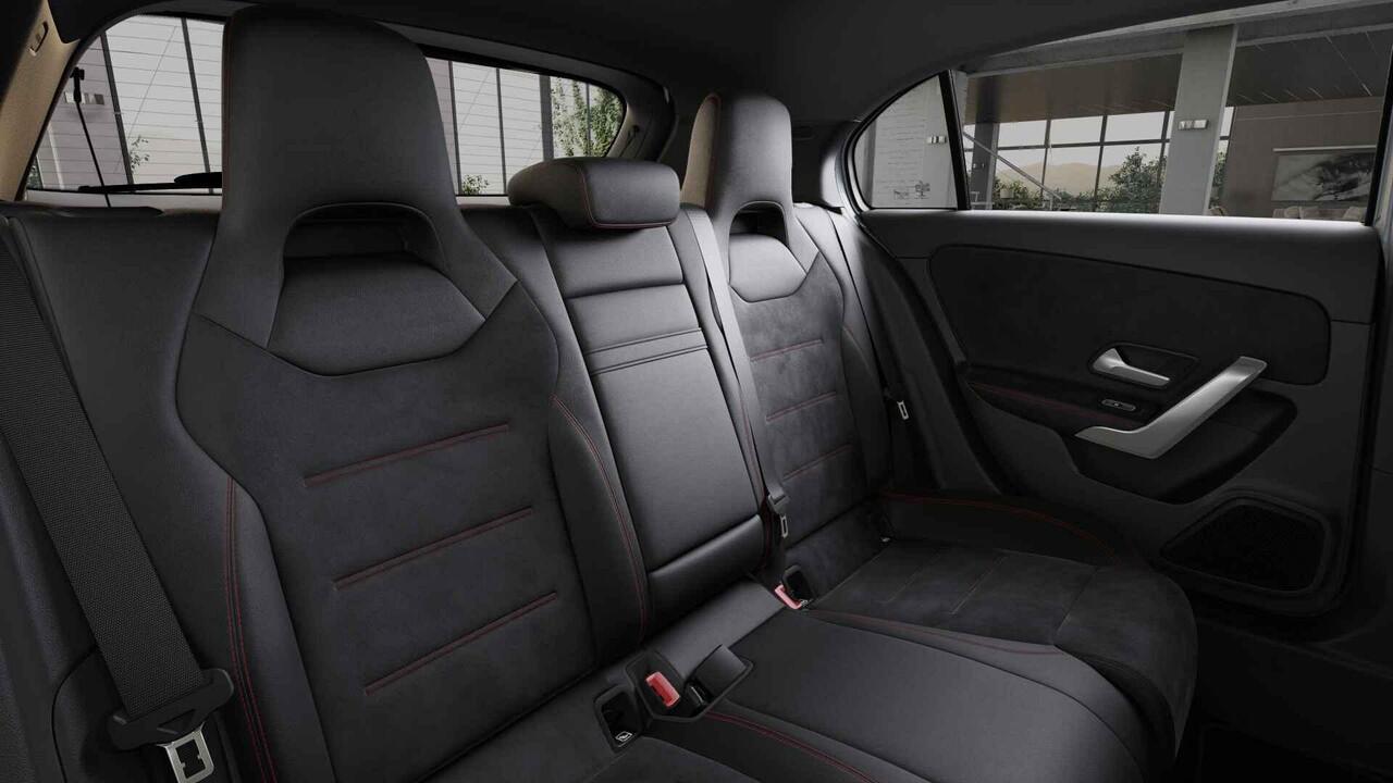 Mercedes-Benz A-KLASSE 250e Business Solution AMG | Panoramaschuifdak | Stoelverwarming | Achteruitrijcamera | MULTIBEAM LED | Night Pakket |