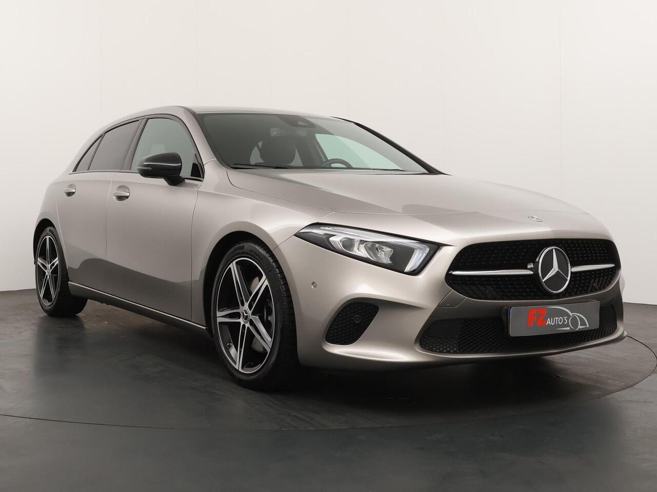 Mercedes-Benz A-KLASSE 250 Premium Plus - Navigatie - Climate Control - Parkeerassistent