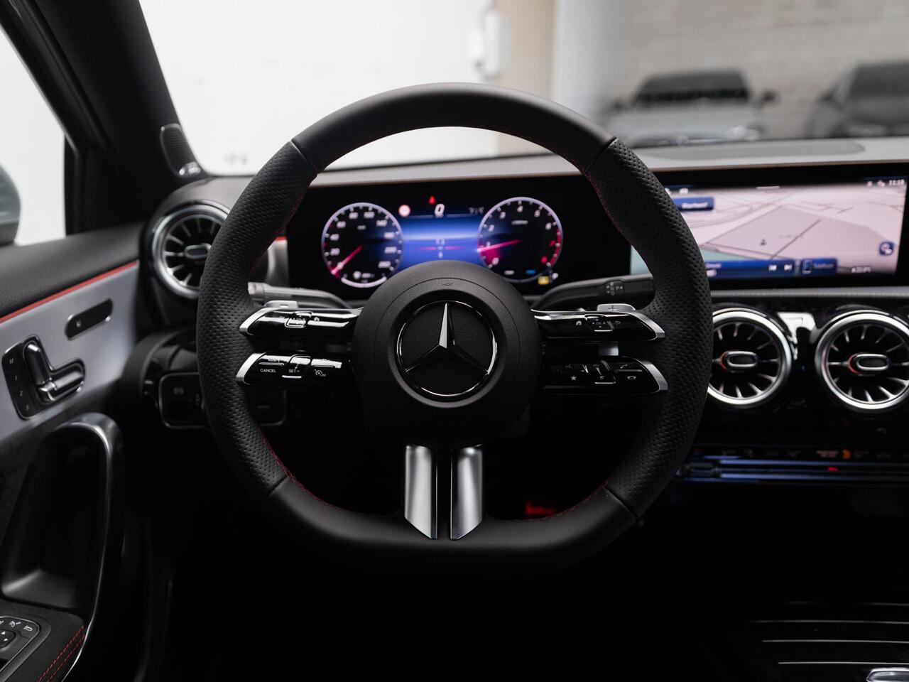 Mercedes-Benz A-KLASSE Limousine 180 Business Solution AMG