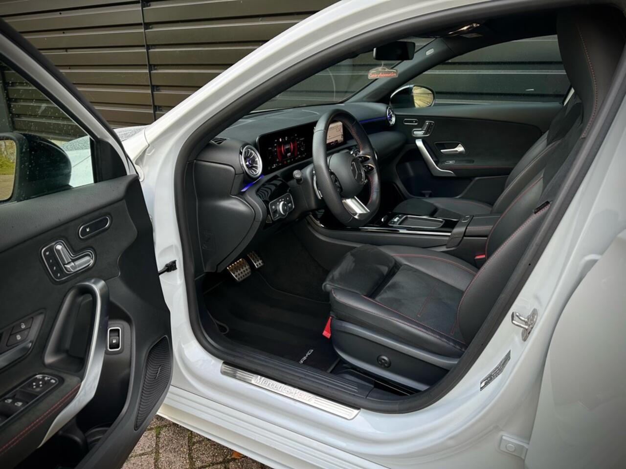 Mercedes-Benz A-KLASSE 250 e AMG A35 PANO|360|HUD|MEMORY|BLINDSPOT VOL!