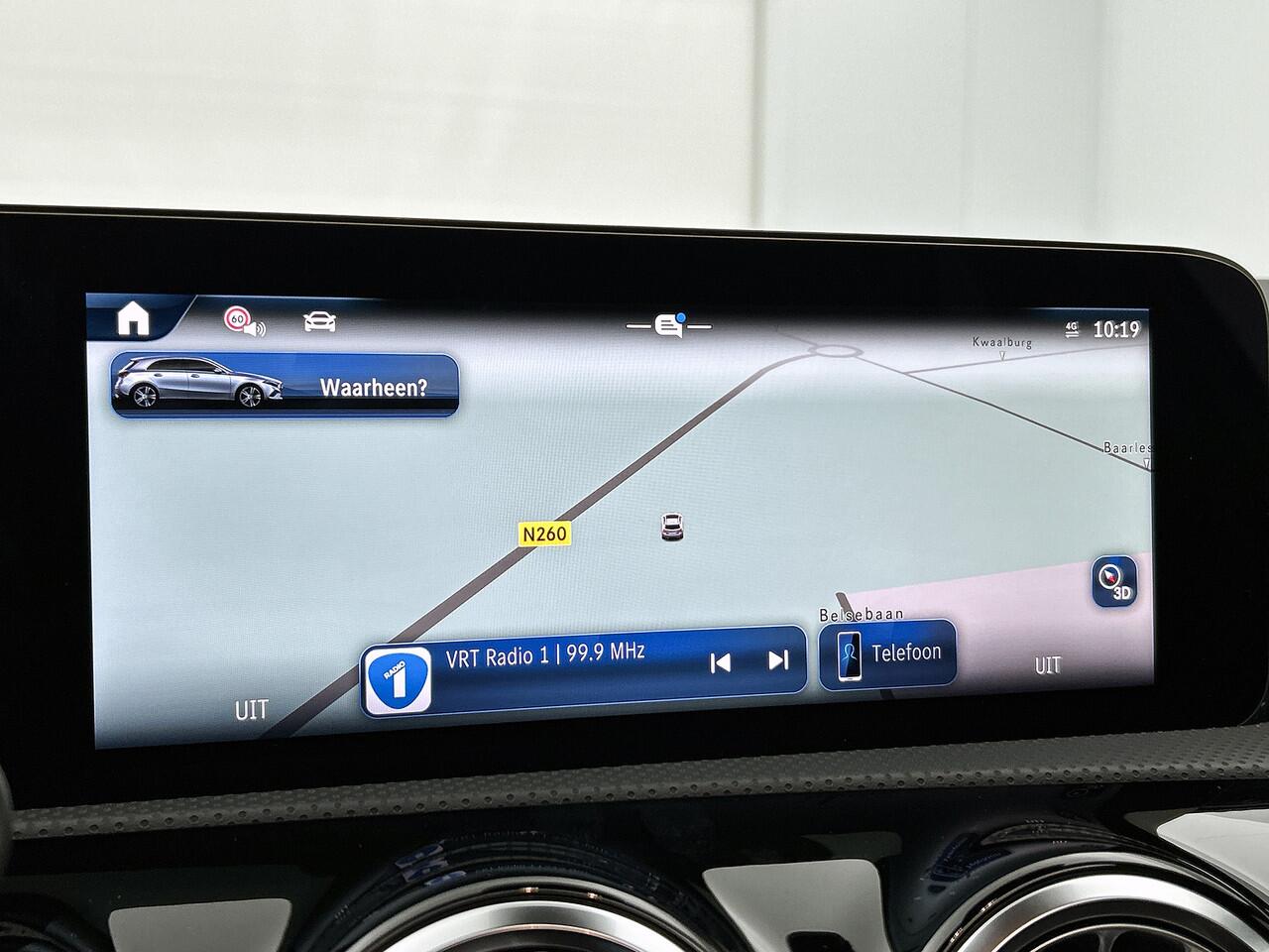 Mercedes-Benz A-KLASSE 180 Business Solution AMG | Nightpakket | Antidiefstalpakket URBAN GUARD PLUS | Panoramaschuifdak | Multibeam LED | Smartphone-integratie | Stoelverwarming voor |