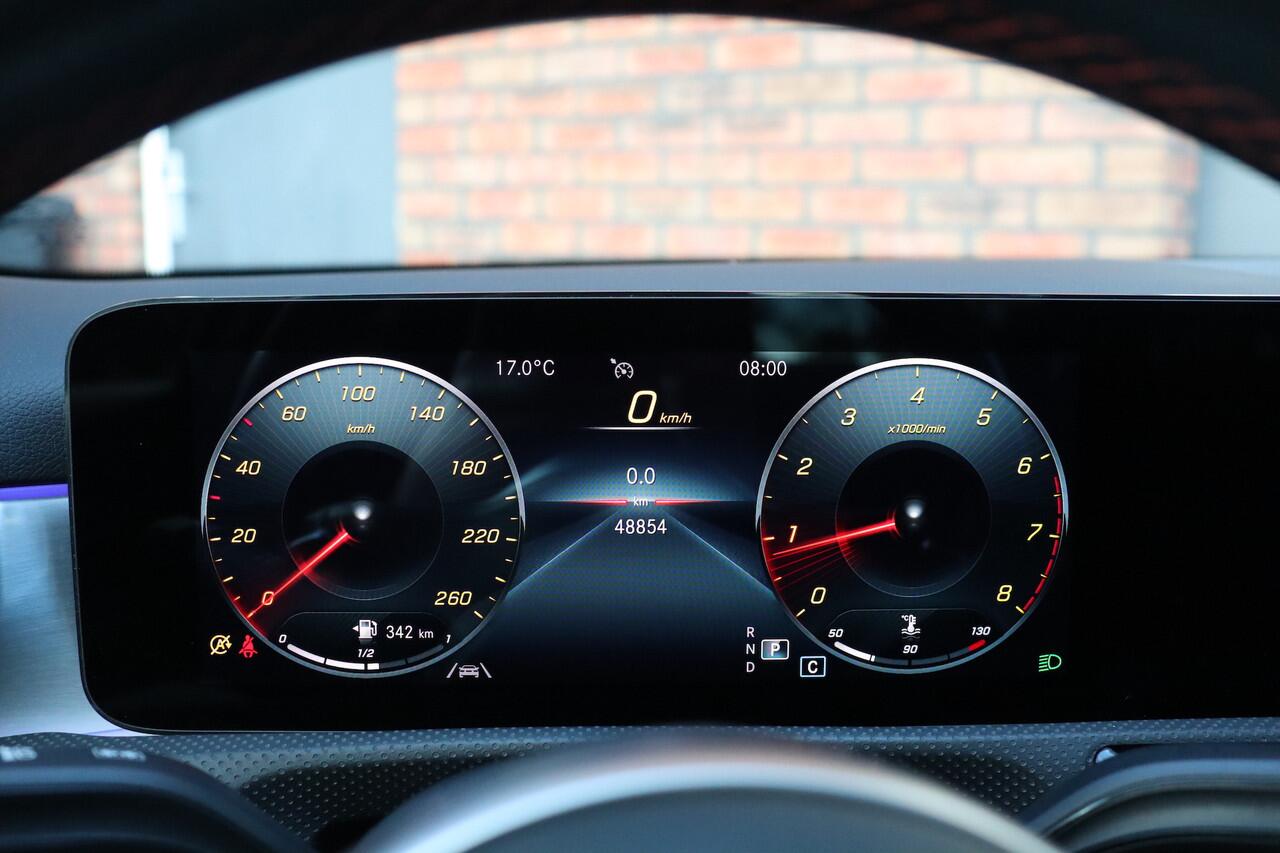 Mercedes-Benz A-KLASSE 180 Business Solution AMG, Night, sfeer