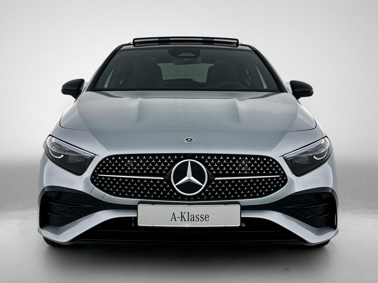 Mercedes-Benz A-KLASSE 180 Business Solution AMG | Nightpakket | Antidiefstalpakket URBAN GUARD PLUS | Smartphone Integratie | Panoramaschuifdak | MULTIBEAM LED | Stoelverwarming voor |