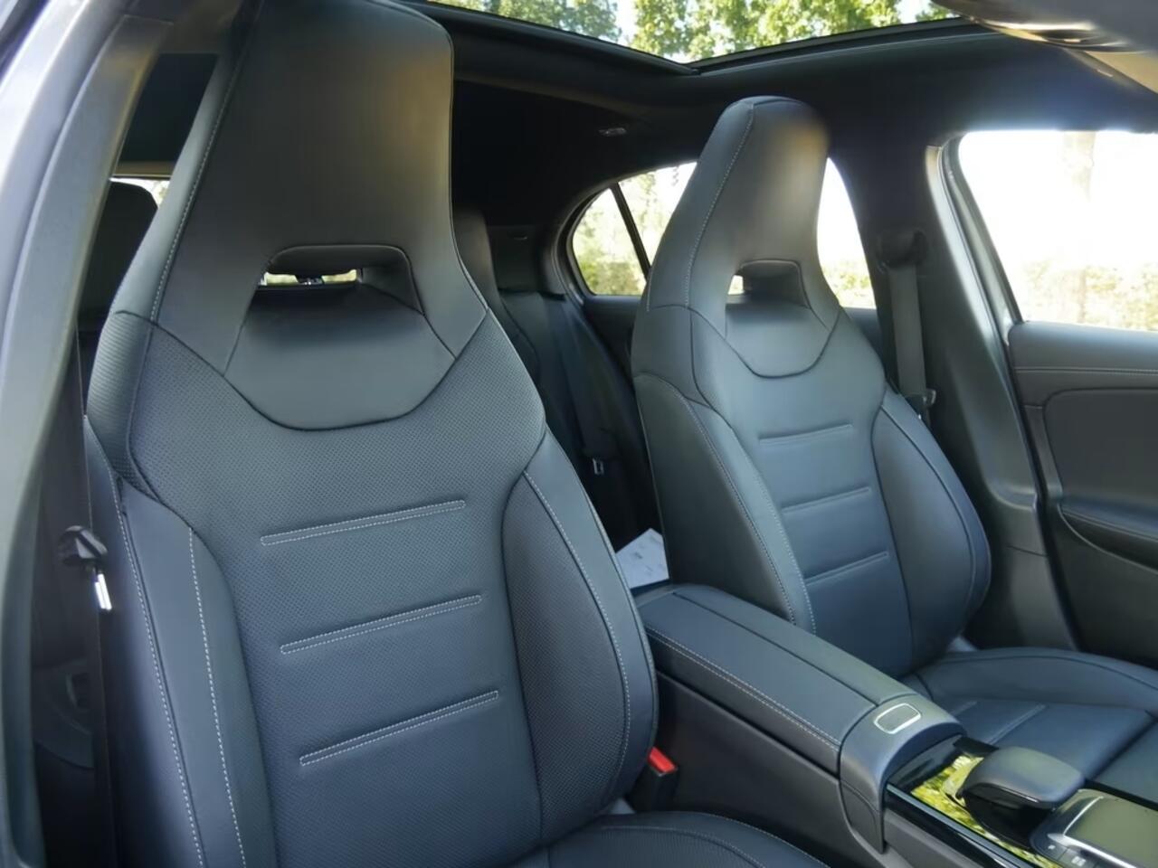 Mercedes-Benz A-KLASSE 250e AMG ** LED, MBUX+, LEDER, DISTR, PANO, 2 zone AIRCO, 19-inch LMV, HuD, ** 1e EIG - UNFALLFREI ** ** INFORMEER OOK NAAR ONZE AANTREKKELIJKE FINANCIAL-LEASE TARIEVEN **