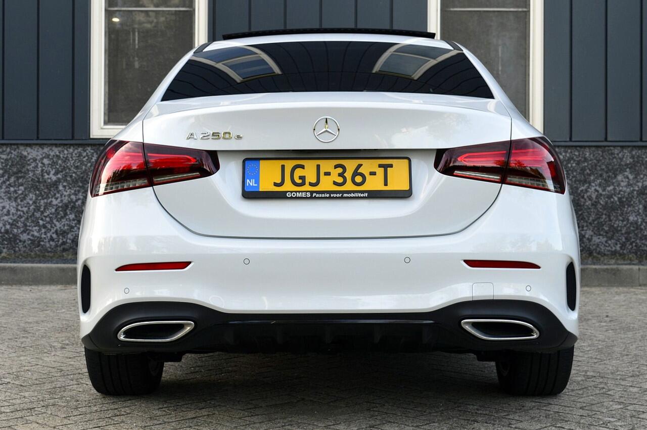 Mercedes-Benz A-KLASSE 250 e Business Solution AMG Limited Rijklaarprijs-Garantie Panorama dak Sfeer Verlichting Navigatie Led Camera