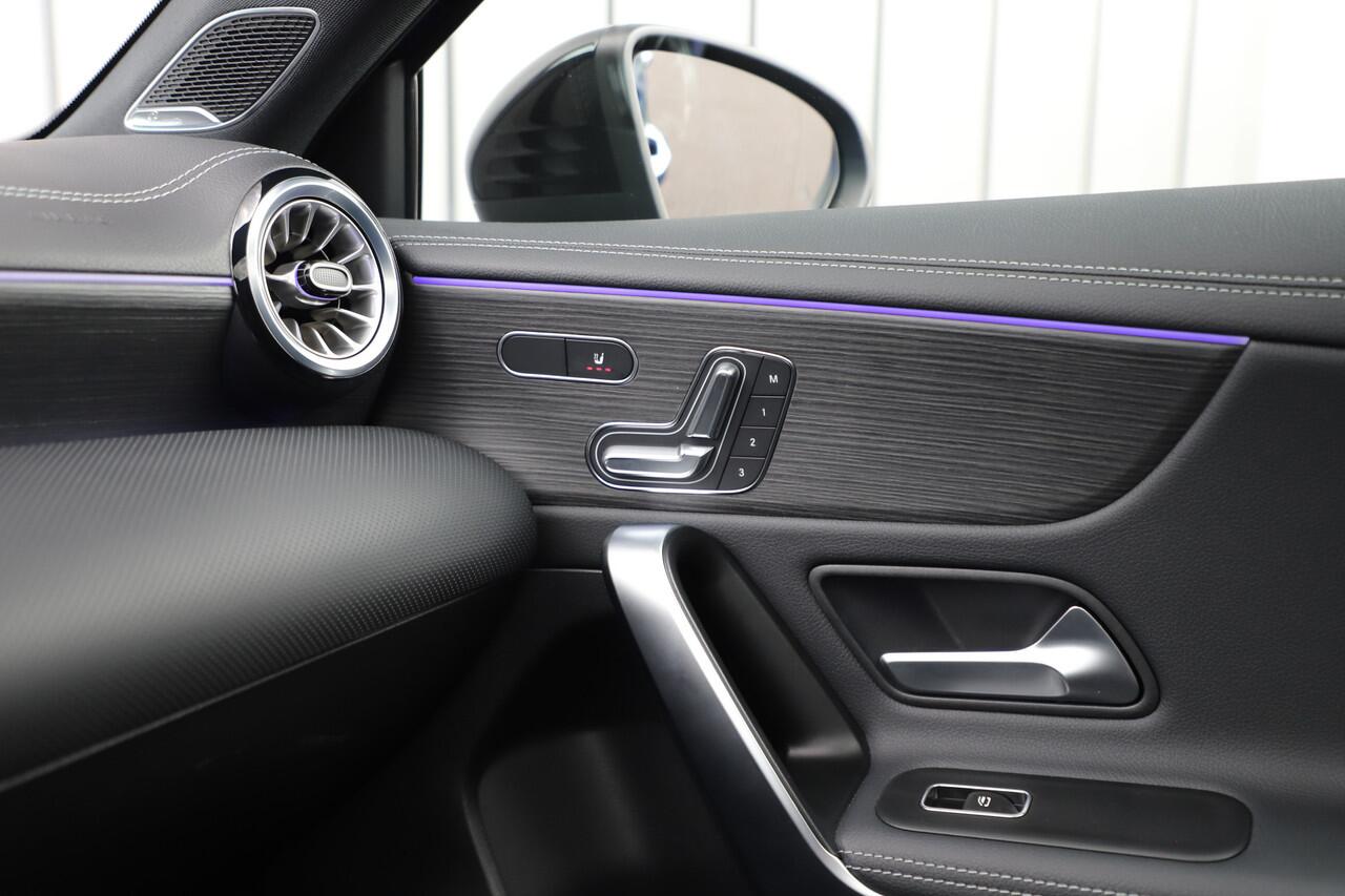 Mercedes-Benz A-KLASSE 250e AMG Aut8 | 218PK | Pano | Head-up | Burmester | Memory | Sfeerverlichting | Multibeam | ACC | Stuurwielverwarming | Trekhaak | 2024.