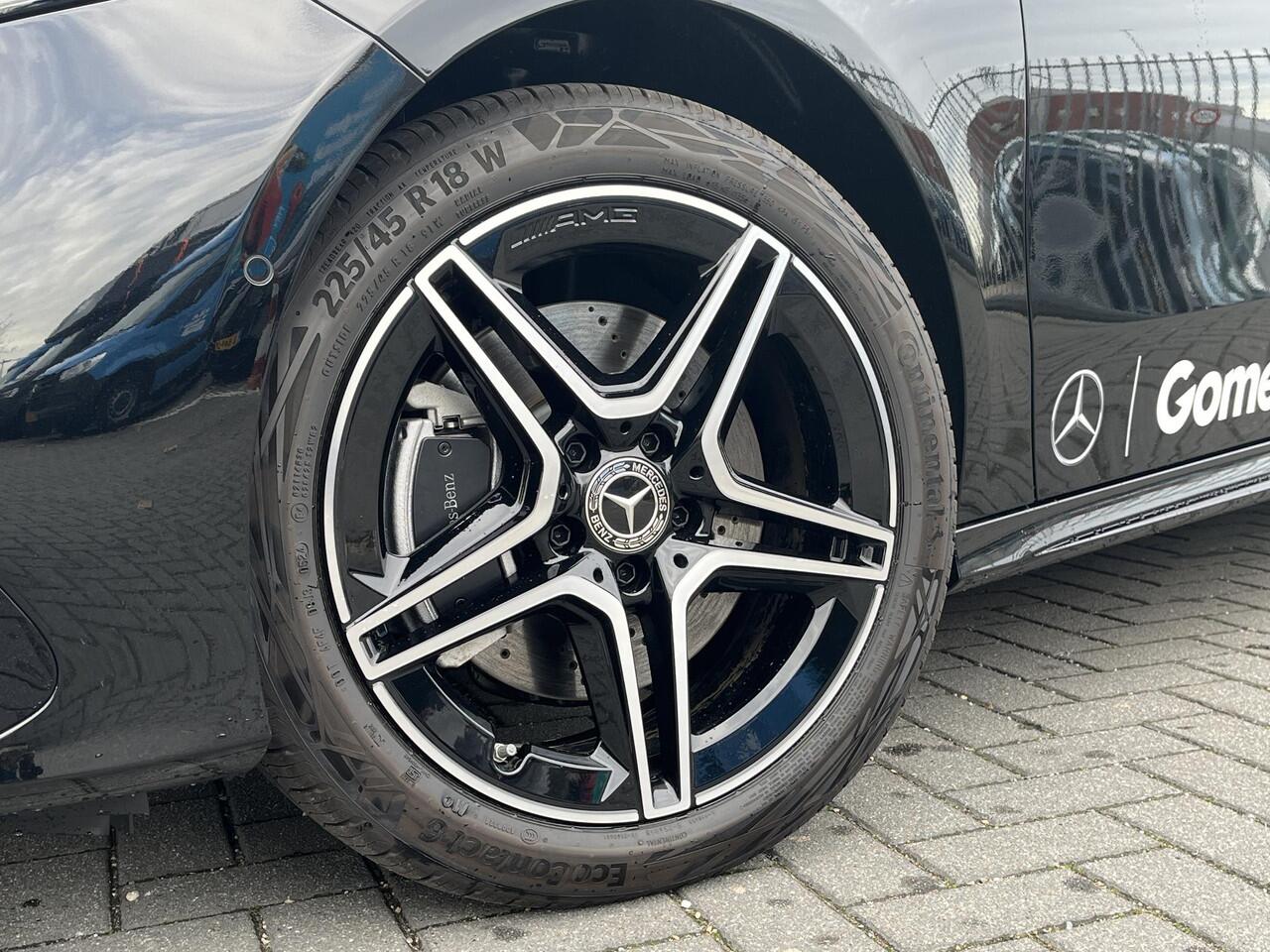 Mercedes-Benz A-KLASSE Limousine 250 e Star Edition AMG Line | Panoramadak | Night Pakket | Dodehoekassistent | MULTIBEAM LED koplampen | Stoelverwarming | Sfeerverlichting | Sierdelen Aluminium | Elektrisch Inklapbare Buitenspiegels | Achteruitrijcamera | Parkeersensoren