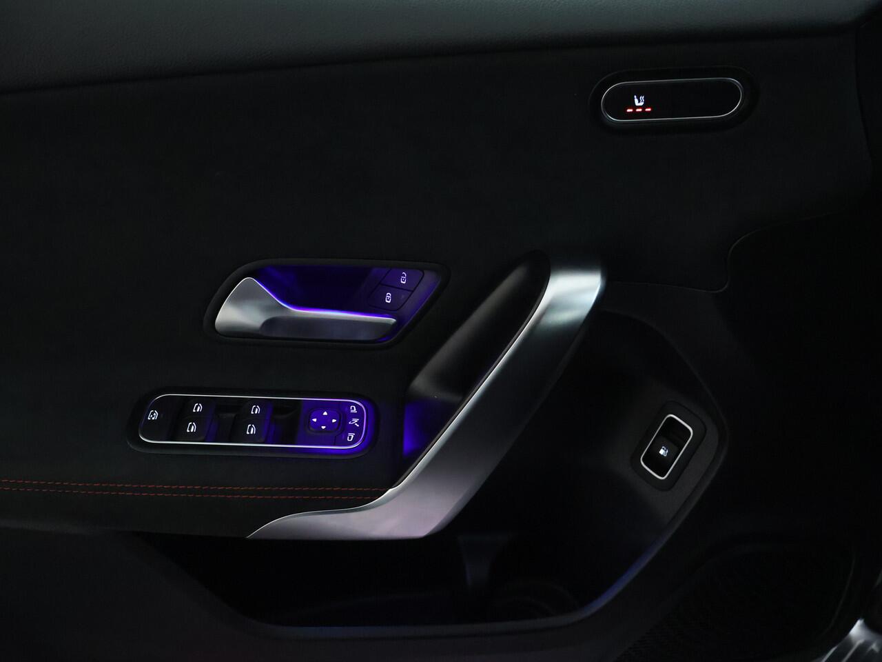 Mercedes-Benz A-KLASSE 250 e Star Edition AMG Line AMG Line | Sfeerverlichting |Achteruitrijcamera | Smartphone-integratie | Inclusief 24 maanden MB Certified garantie voor Europa.