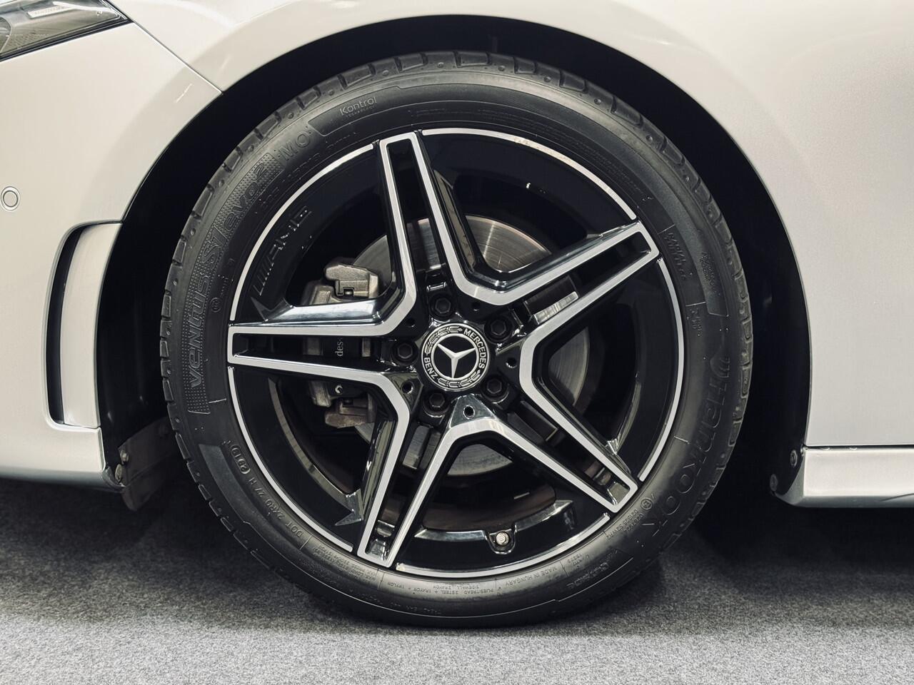 Mercedes-Benz A-KLASSE 200 AMG Night | Panorama | Multibeam | Sfeer