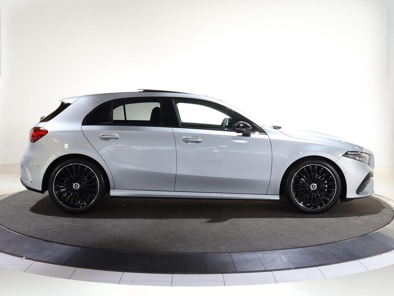 Mercedes-Benz A-KLASSE 180 Business Solution AMG | Panoramaschuifdak | Premium plus | Head-Up | Stoelverwarming | Achteruitrijcamera | MULTIBEAM LED |