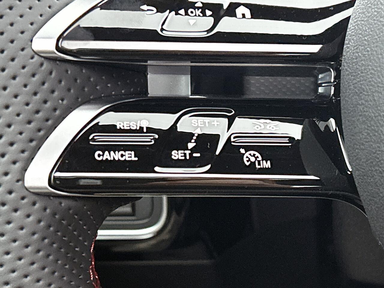 Mercedes-Benz A-KLASSE 250 e Business Solution AMG | Parkeerpakket met achteruitrijcamera | KEYLESS GO | MULTIBEAM LED | Sfeerverlichting | Extra USB-poorten | Stoelverwarming voor | Licht- en zicht pakket |