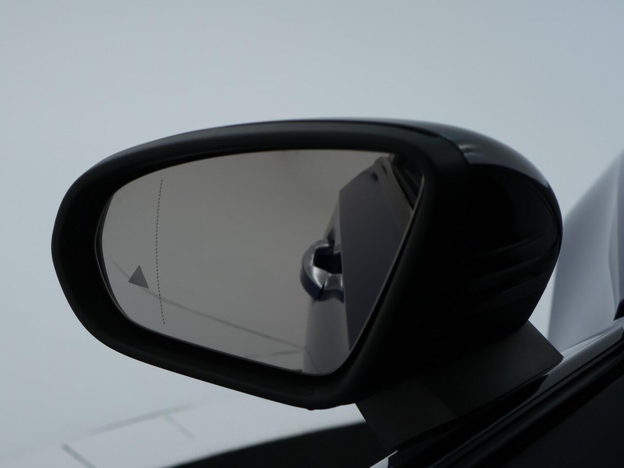 Mercedes-Benz A-KLASSE 250 e AMG NIghtpakket | Distronic | Keyless Go | Dode Hoek Ass | Sfeerverlichting | Alarm | Parkeerpakket met Camera | Inclusief 24 maanden Mercedes-Benz Certified garantie voor Europa.