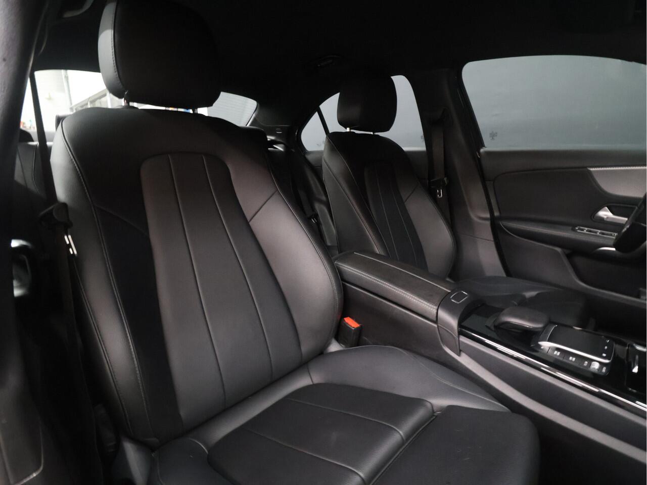 Mercedes-Benz A-KLASSE 250 e Business Solution Luxury Limited [SFEERVERLICHTING, CAMERA, VOL LEDER, PDC V+A, STOELVERWARMING, BLUETOOTH, CRUISE, CLIMATE, NIEUWSTAAT]