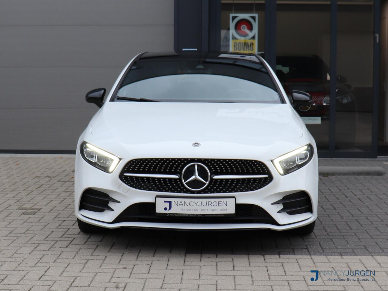 Mercedes-Benz A-KLASSE 250 e AMG| 8G Aut | MBUX High End | Night Pakket | Panoramadak | Apple Car Play/Android Auto | Ambiente Light | Sound System | Parkeer Paket | Model 2023