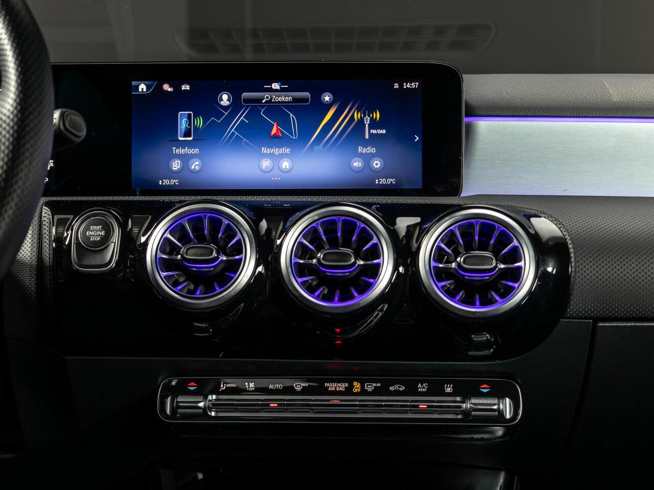 Mercedes-Benz A-KLASSE Hatchback 250 e Business Solution AMG Premium PLUS | Panorama dak