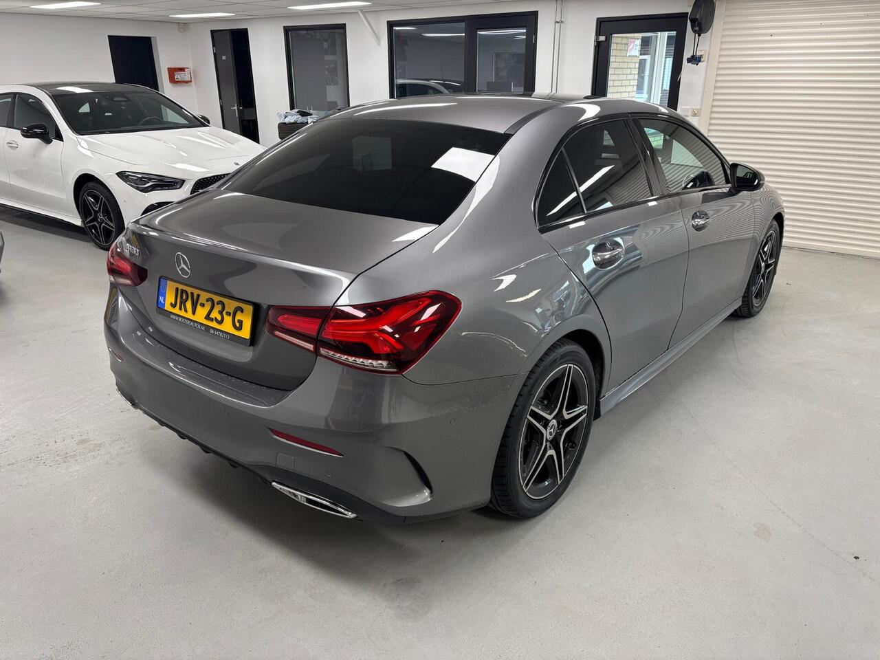 Mercedes-Benz A-KLASSE 180 AMG Panorama 360 Camera Distronic Head up Keyless