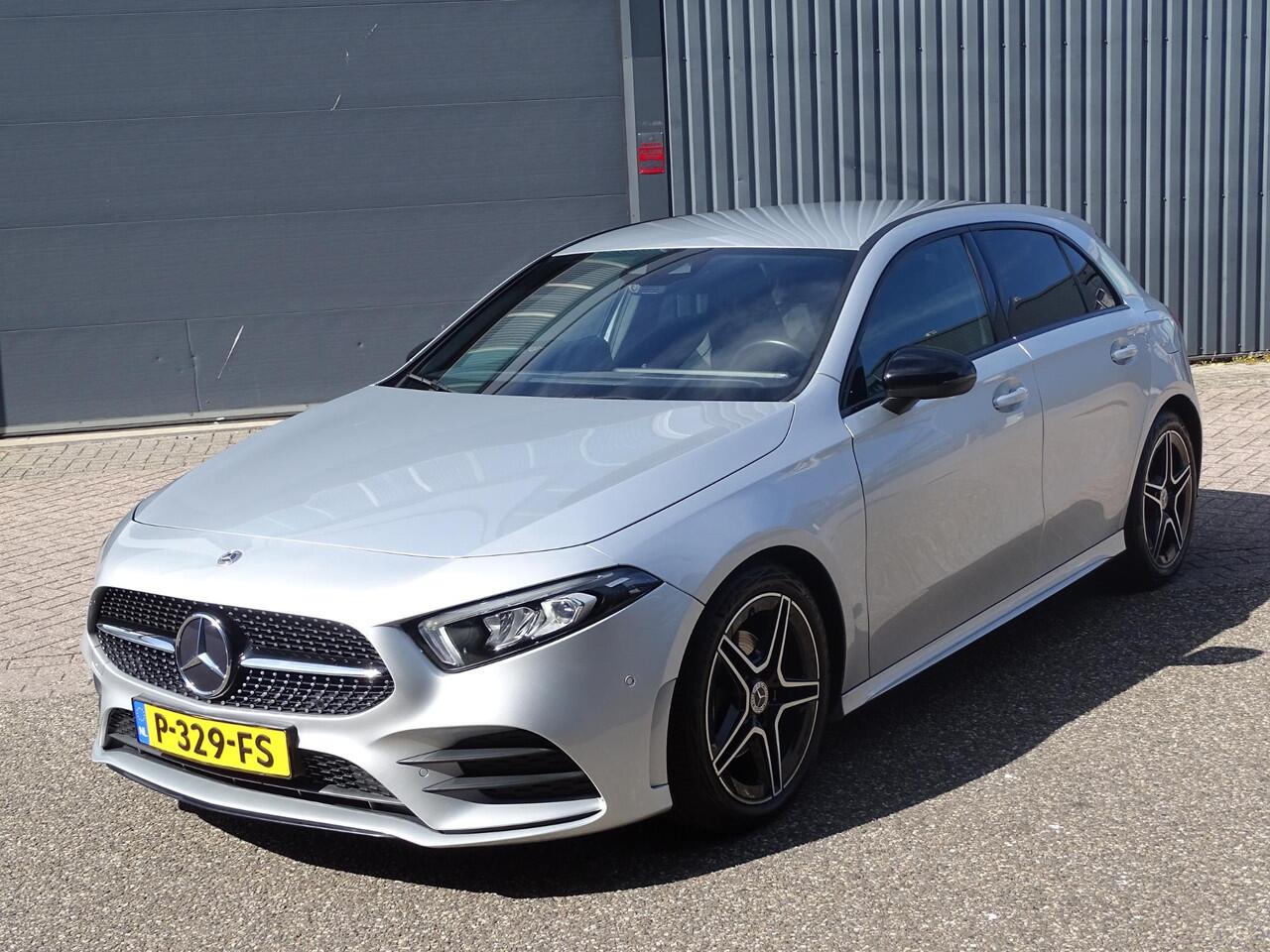 Mercedes-Benz A-KLASSE 180 Business Solution AMG Automaat, Camera, Sfeerverlichting, Navigatie, Multimedia, Airco/ECC, CruiseControl, Leder/Alcantara, Parkeersensoren, LM-velgen