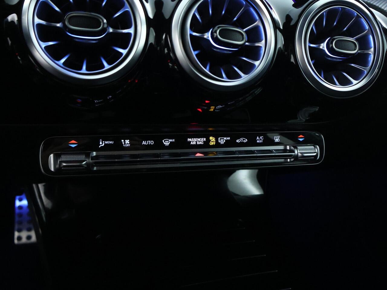 Mercedes-Benz A-KLASSE 250 e Star Edition AMG Line AMG Line | Sfeerverlichting |Achteruitrijcamera | Smartphone-integratie | Inclusief 24 maanden MB Certified garantie voor Europa.