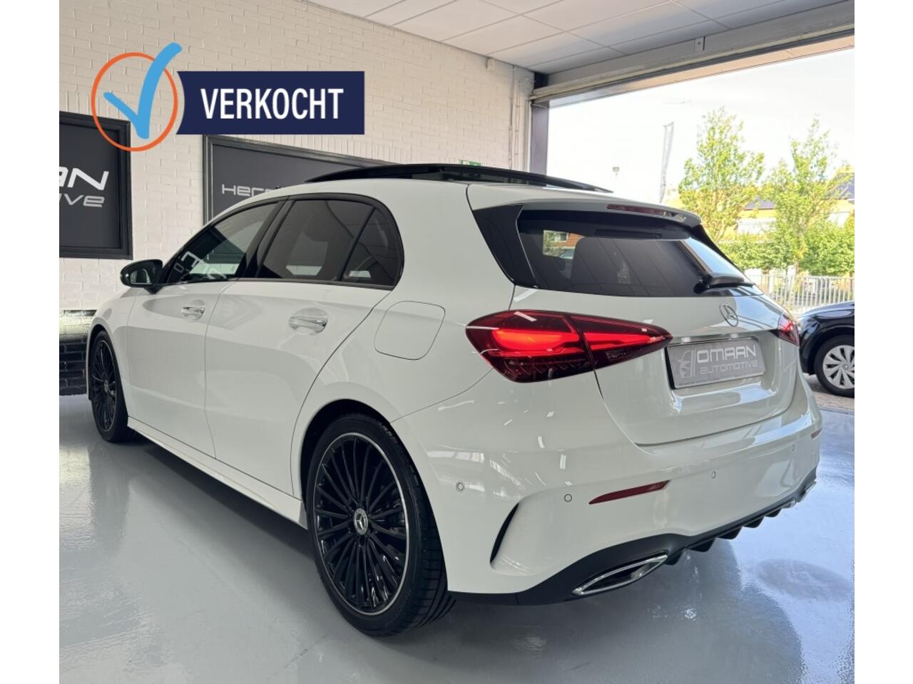 Mercedes-Benz A-KLASSE A 200 AMG Line Facelift 2023 PANO SFEER
