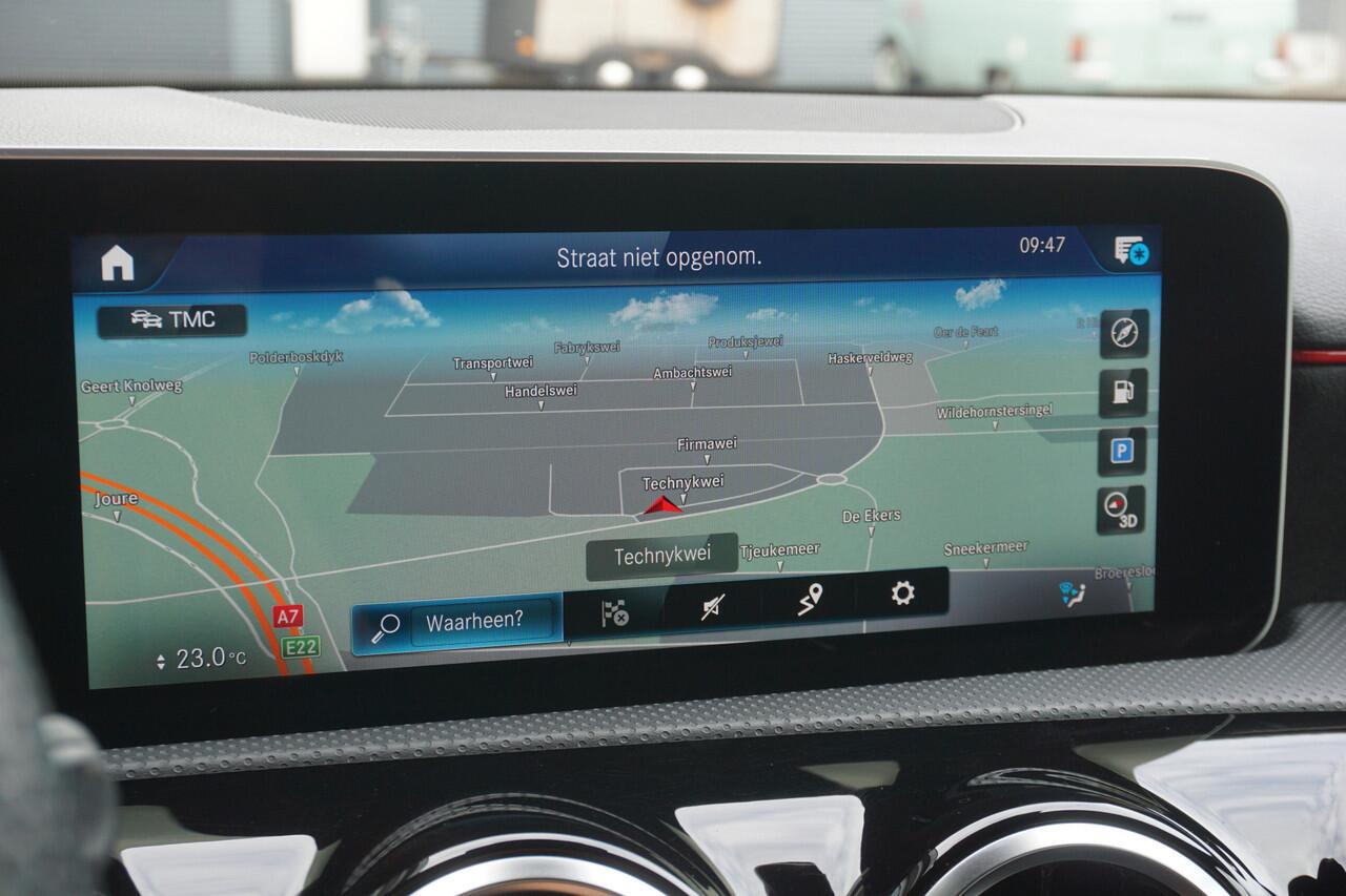 Mercedes-Benz A-KLASSE 180 Business Solution AMG | Automaat | WideScreen | Camera | Origineel NL |