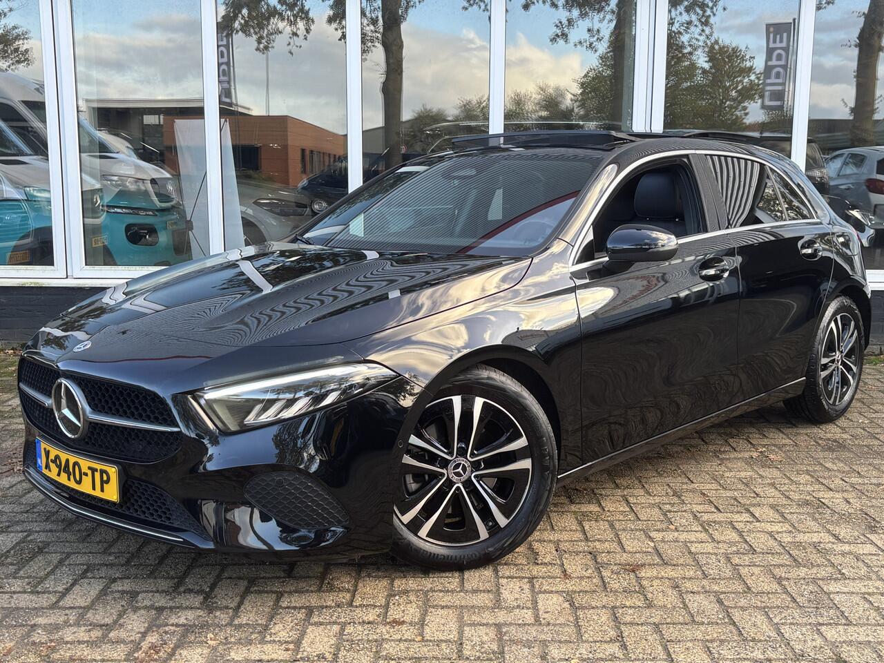 Mercedes-Benz A-KLASSE 180 Business Line | Automaat | Pano | Parkeer Camera | Stoelverwarming