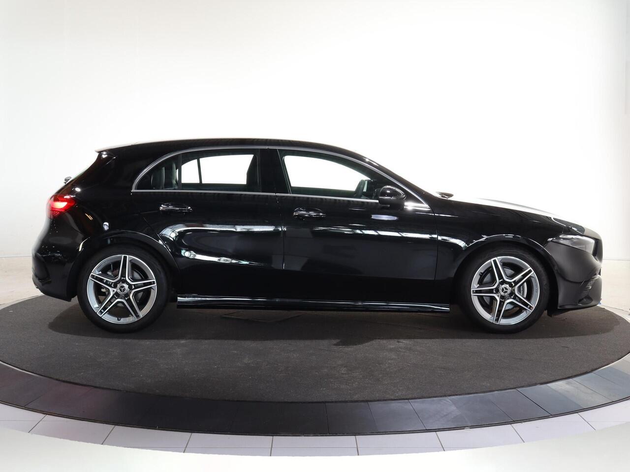 Mercedes-Benz A-KLASSE 180 Star Edition AMG Line | Achteruitrijcamera | LED-koplampen | Stoelverwarming voor