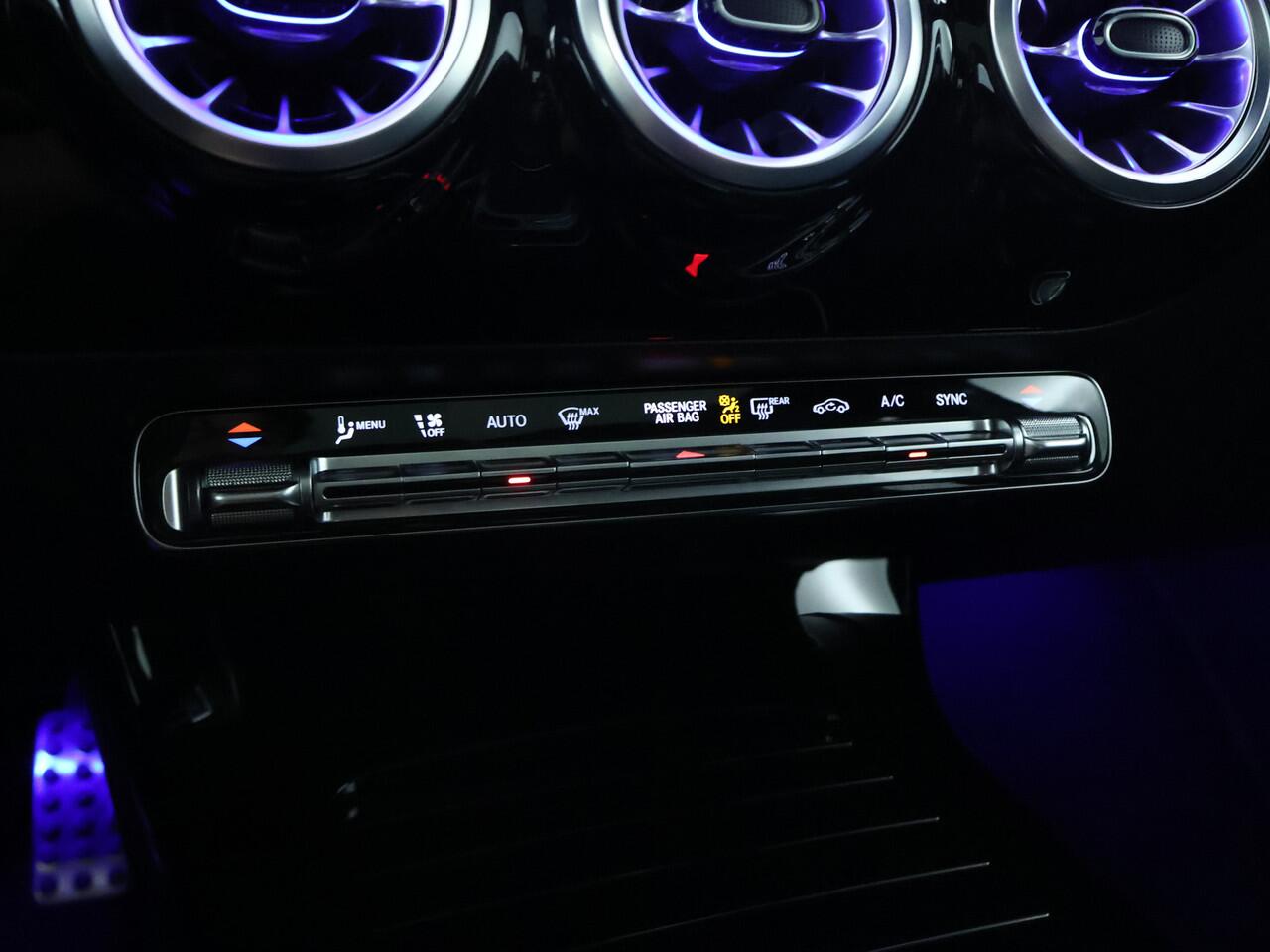 Mercedes-Benz A-KLASSE 180 Star Edition AMG Line | Panoramadak | Memory | Keyless Go | Head up | 360 gr Camera | Sfeerverlichting | Inclusief 24 maanden Mercedes-Benz Certified garantie voor Europa.