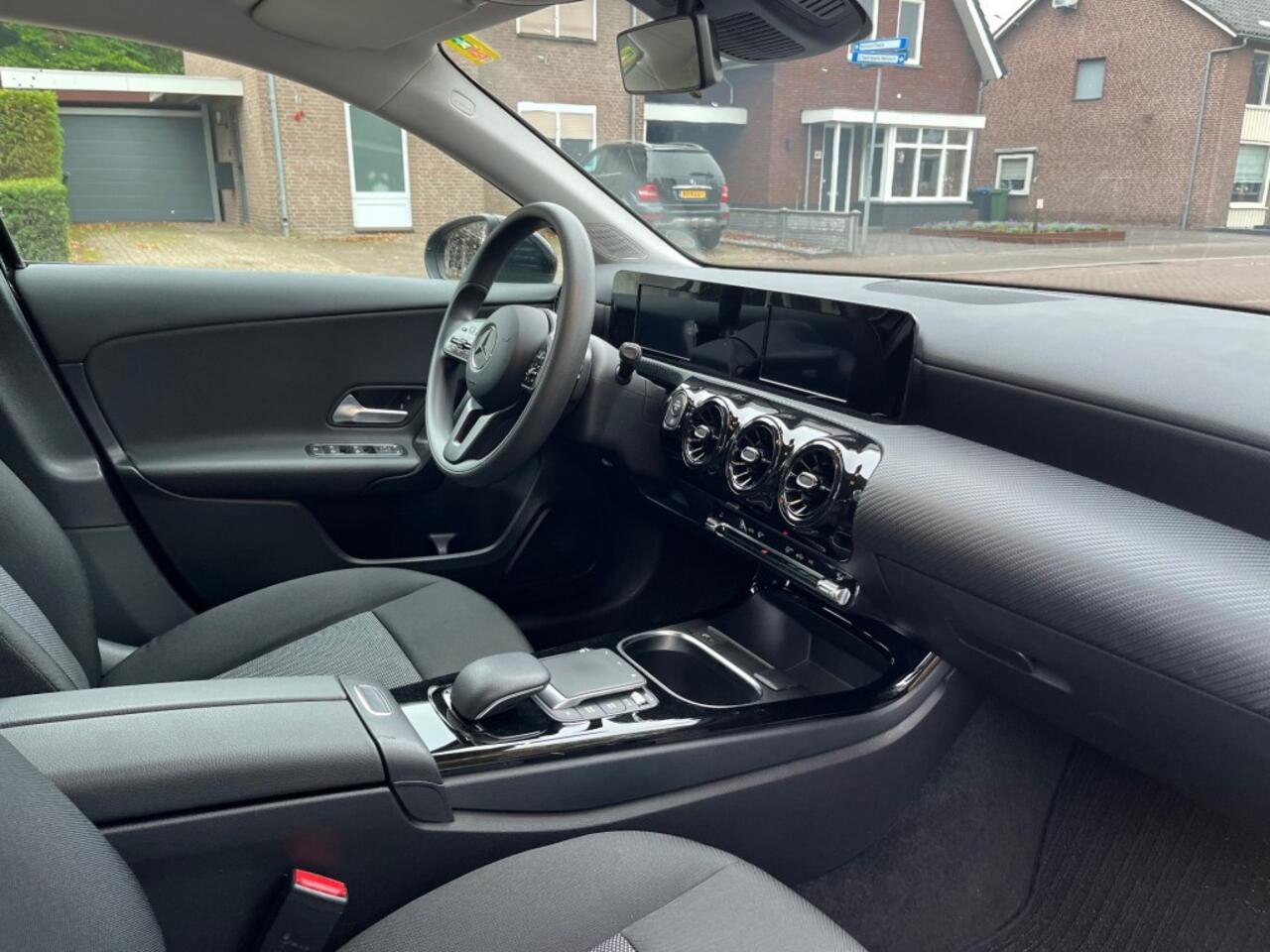 Mercedes-Benz A-KLASSE 180 SOLUTION LUXURY AUTOMAAT / NAVI / CRUISE CTR. / CAMERA