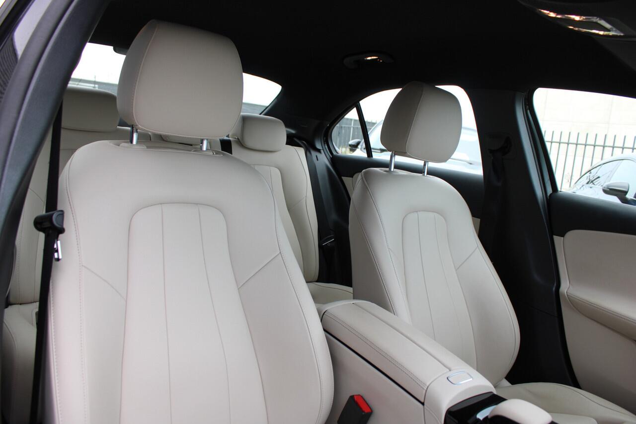 Mercedes-Benz A-KLASSE 200 AUT7 Business Solution Luxury LEDER SFEER WIDESCREEN NL AUTO