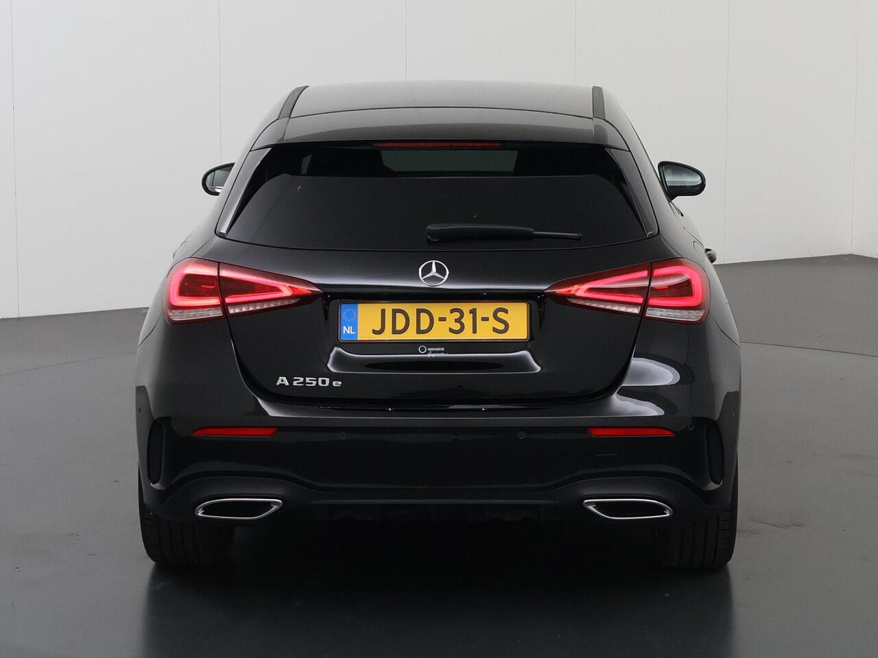 Mercedes-Benz A-KLASSE 250 e AMG Line | Night pakket | Apple carplay | Sfeerverlichting | Widescreen |