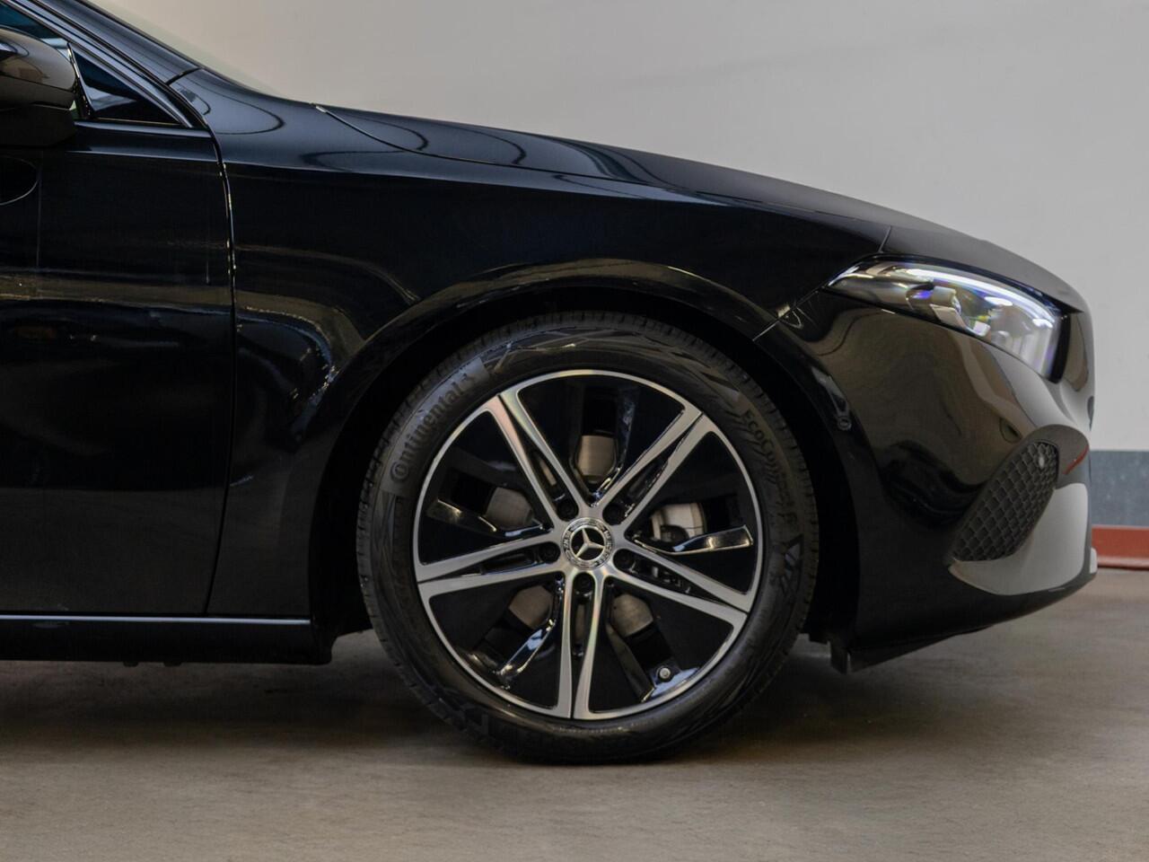 Mercedes-Benz A-KLASSE Hatchback 180 Business Solution Luxury Panorama dak