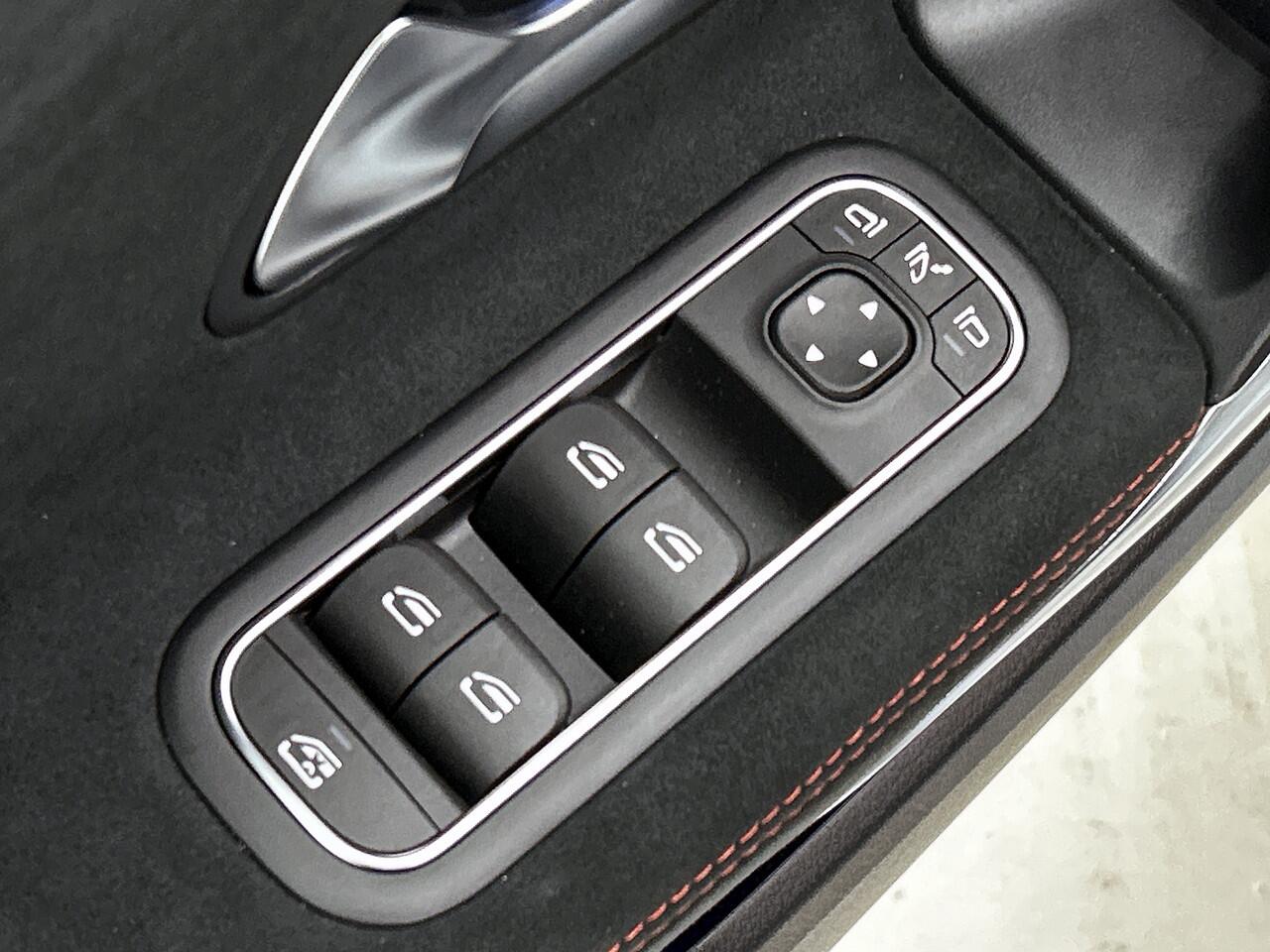 Mercedes-Benz A-KLASSE 250 e Business Solution AMG | Nightpakket | Parkeerpakket met achteruitrijcamera | KEYLESS GO | Spiegelpakket | EASY PACK achterklep | Extra USB-poorten | Sfeerverlichting | MULTIBEAM LED |