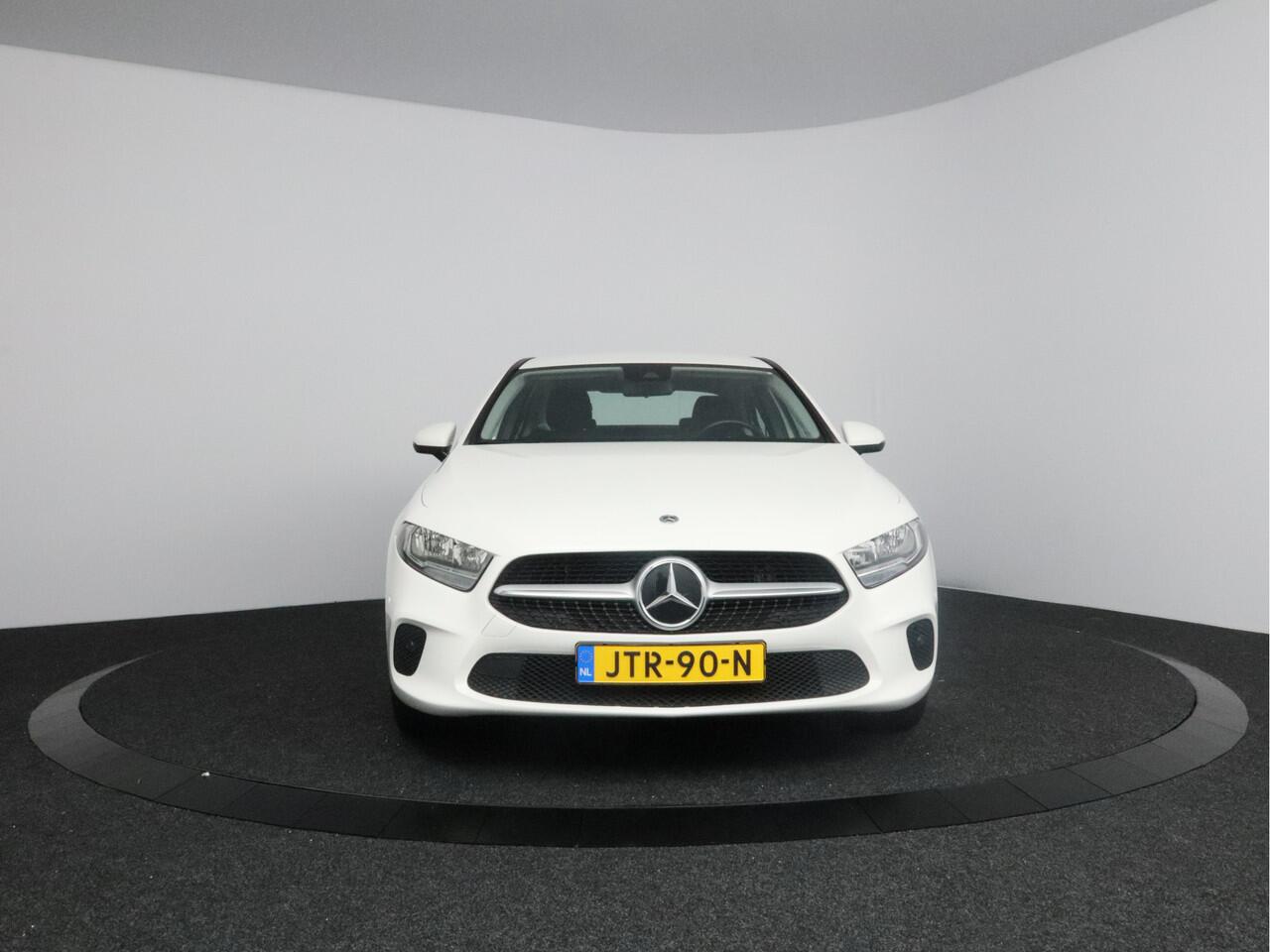 Mercedes-Benz A-KLASSE 250 e Luxury Line | Stoel verwarmd | Navigatie |