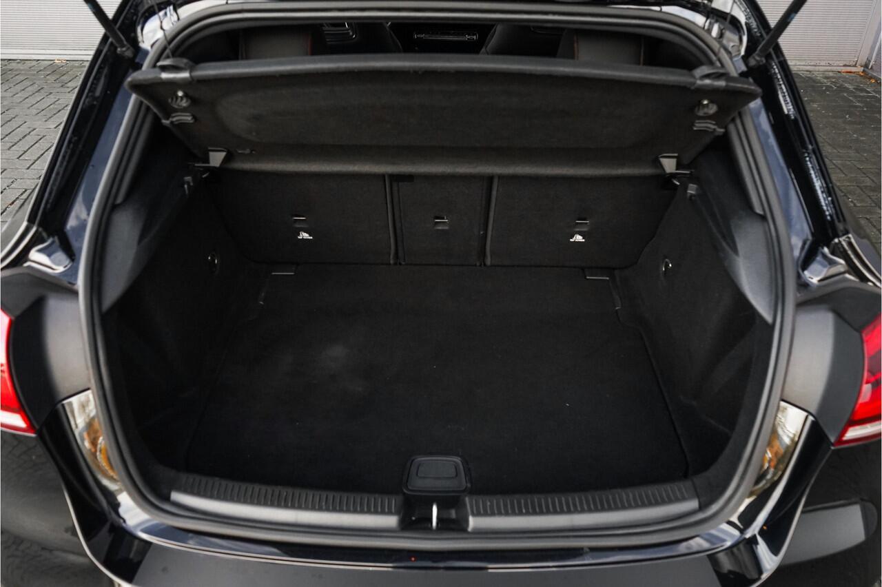 Mercedes-Benz A-KLASSE 180 AMG Night Navi Camera 18"