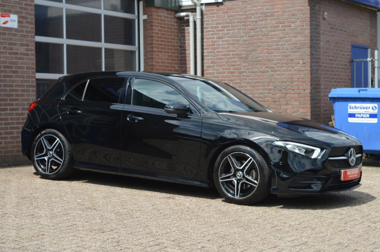 Mercedes-Benz A-KLASSE 180 Solution AMG | AUT - CAMERA - NAVI