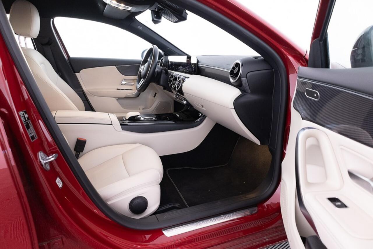 Mercedes-Benz A-KLASSE 250 e Limousine Luxury Line Automaat | LEDER | CARPLAY | PHEV |