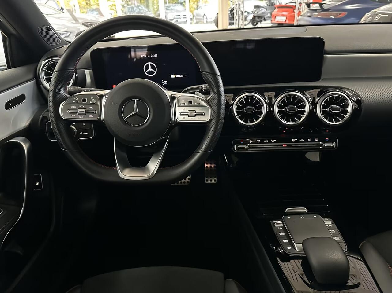 Mercedes-Benz A-KLASSE 250e AMG ** LED, MBUX+, DISTR, PANORAMA, HuD, 2-Zone CLIMA, 19-inch LMV, ** 1e EIG - UNFALLFREI ** ** INFORMEER OOK NAAR ONZE AANTREKKELIJKE FINANCIAL-LEASE TARIEVEN **