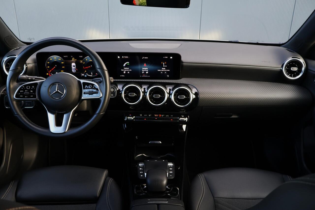 Mercedes-Benz A-KLASSE 180 Business Solution AMG Automaat | NL Auto | Wide Screen | Stoelverwarming | Camera | Half Leer