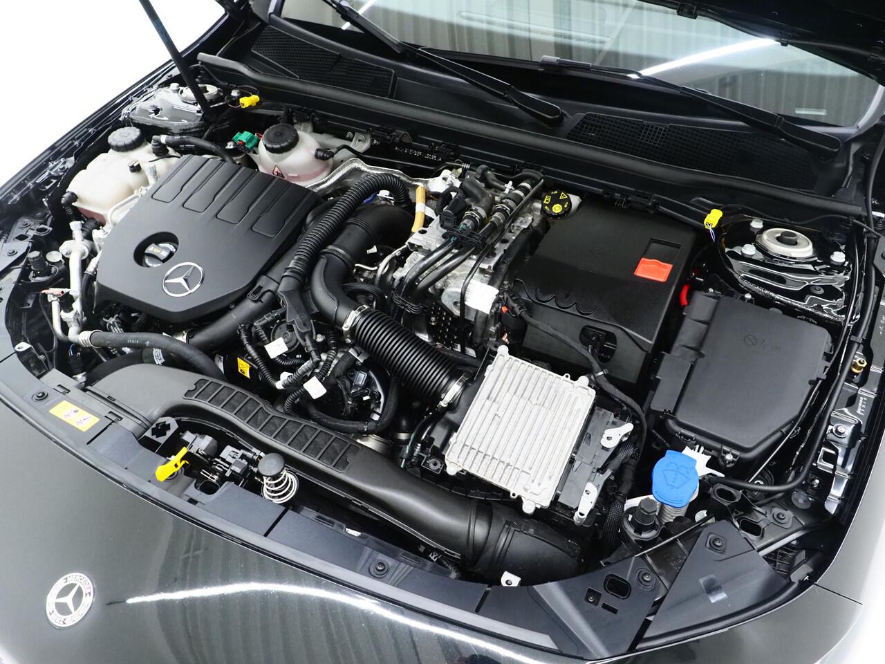 Mercedes-Benz A-KLASSE 250 e Panamericana | Nieuw Model | Widescreen | Carbon | Camera | Cruise | Carplay